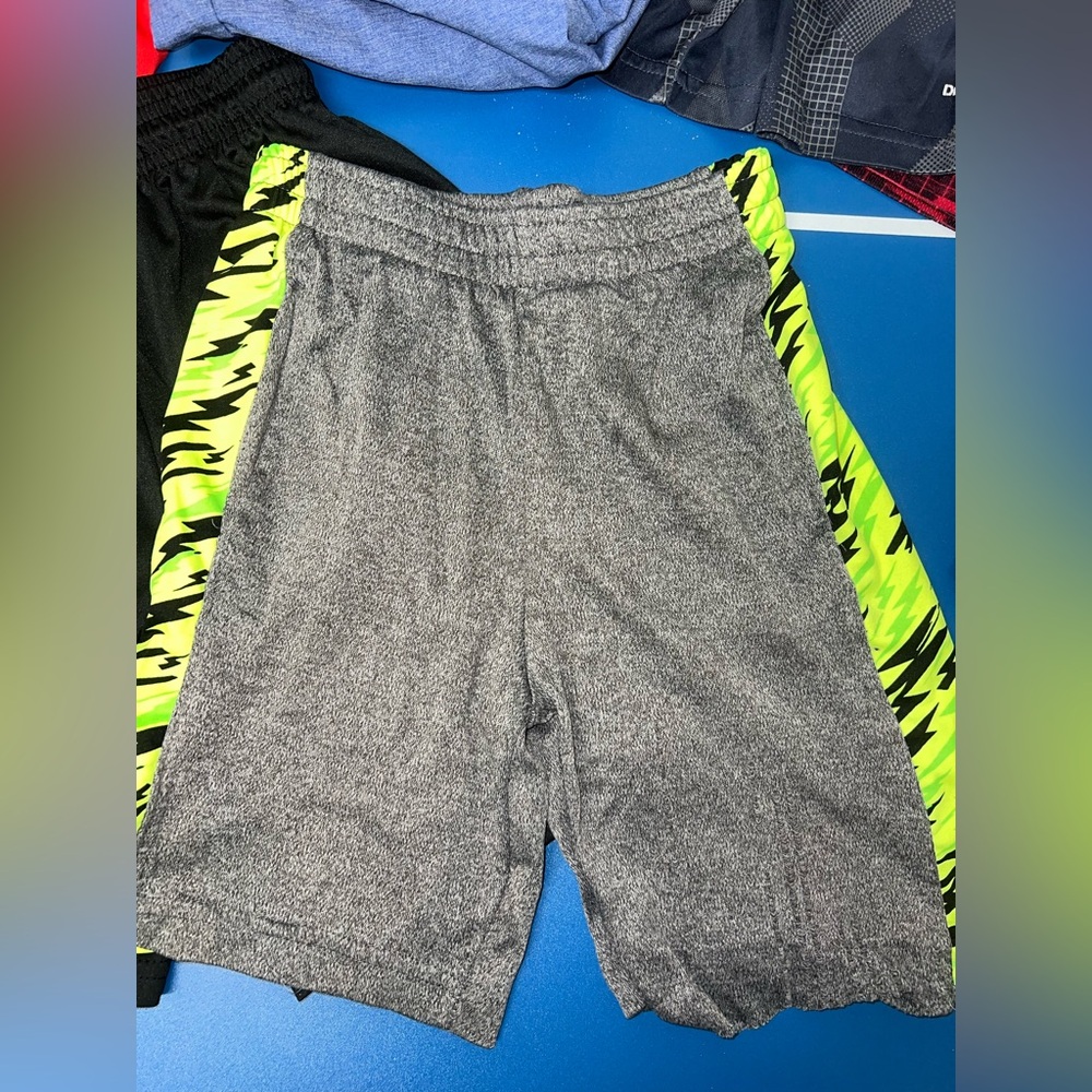 Boys size 8 clothes bundle - Picture 3 of 10